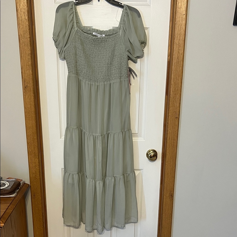 Celebrity Pink Olive Midi Dress